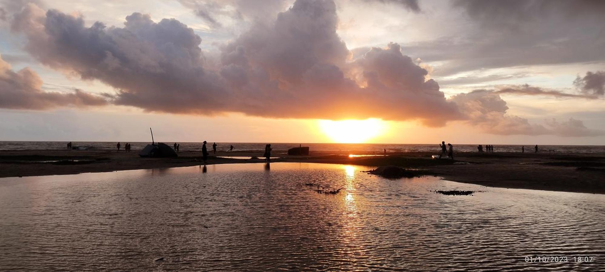 อัลเลปเปย์ ฮอลิเดย์ บีช รีสอร์ท Alappuzha ภายนอก รูปภาพ